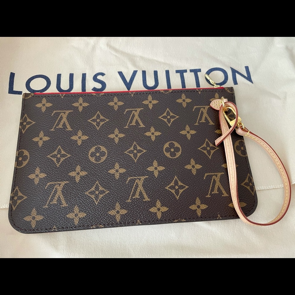 *SOLD* Louis Vuitton Monogram Neverfull Pochette